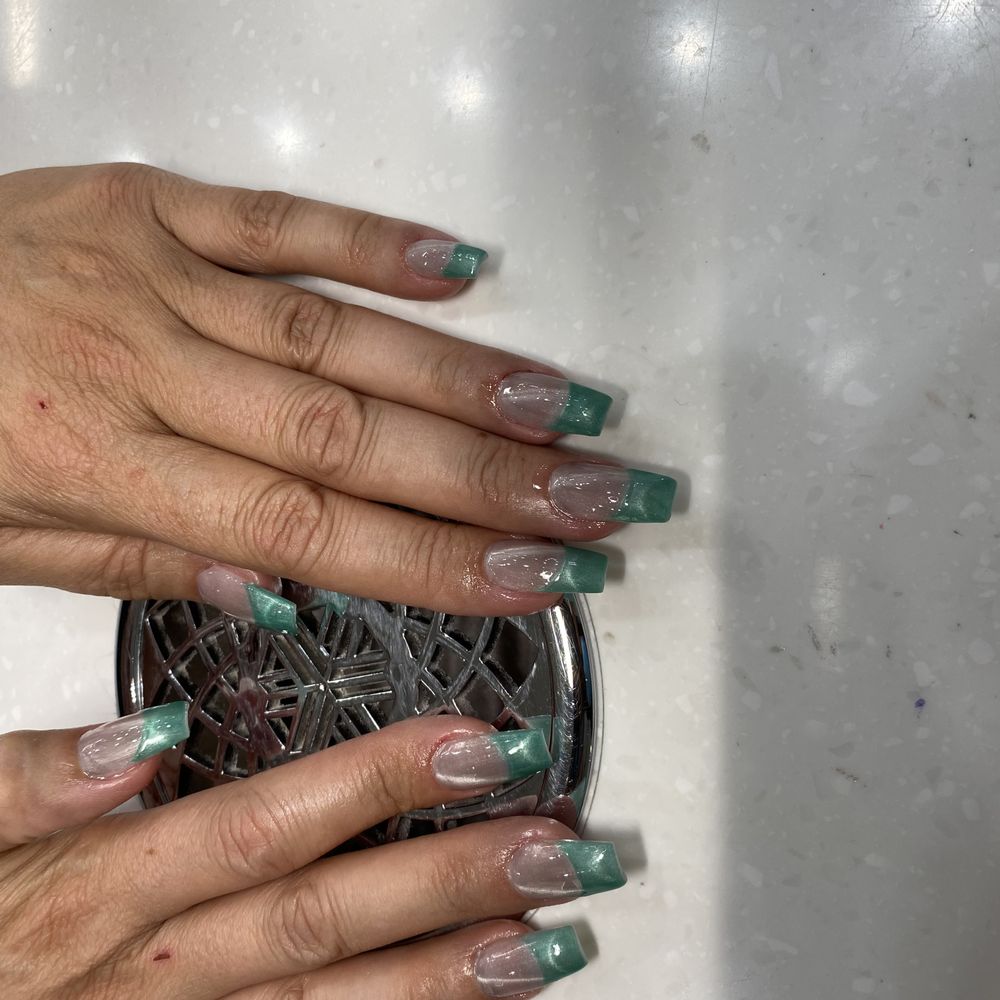 Nails by Louiz Nails by Louiz