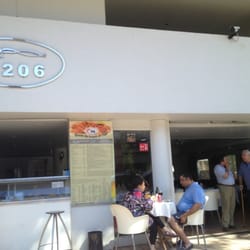 Fachada do lugar