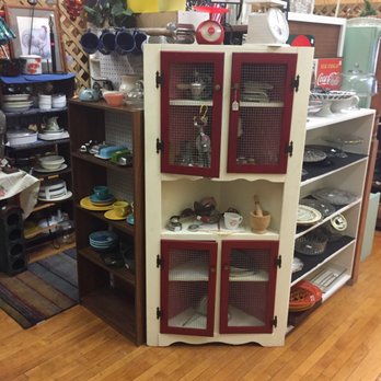 Amelia's Attic - Antiques Near Me - Gainesville, Texas