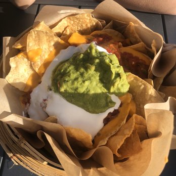 Cliff Dive Grill - Nachos - Barbeque Near Me - Lahaina, Hawaii
