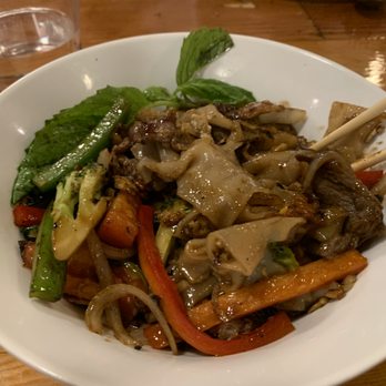 La Kang Thai Noodles Bar - Drunkedn Noodles with beef - Thai Near Me - Hellertown, Pennsylvania La Kang Thai Noodles Bar - Drunkedn Noodles with beef - Thai Near Me - Hellertown, Pennsylvania