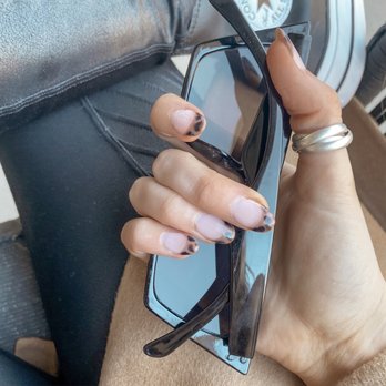 Shiloh Nails & Spa - Tortoise shell French @elliethill - Nail Salons Near Me - Windsor, California Shiloh Nails & Spa - Tortoise shell French @elliethill - Nail Salons Near Me - Windsor, California