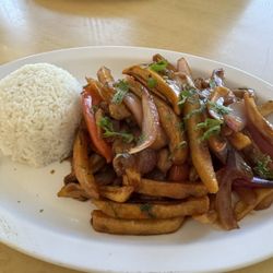 Pollos A La Brasas - Chicken Lomo Saltado