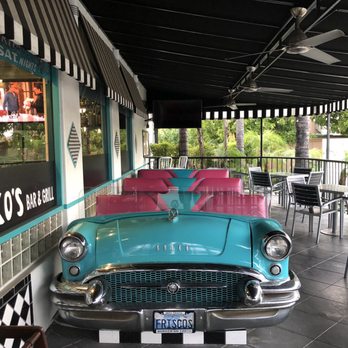 Frisco's Carhops - Outdoor patio - American Near Me - Whittier, California