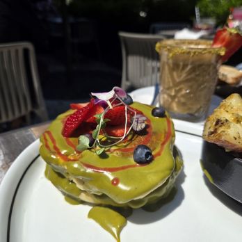 L’Avenue - Matcha berry pancakes - Breakfast & Brunch Near Me - Toronto, Ontario L’Avenue - Matcha berry pancakes - Breakfast & Brunch Near Me - Toronto, Ontario