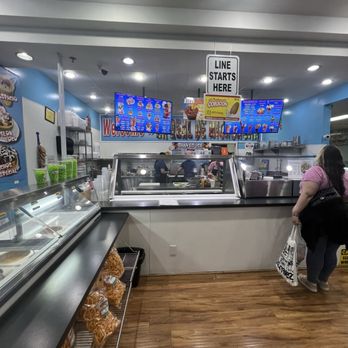 La Real De Michoacan - Entry area - Ice Cream & Frozen Yogurt Near Me - Henderson, Nevada La Real De Michoacan - Entry area - Ice Cream & Frozen Yogurt Near Me - Henderson, Nevada