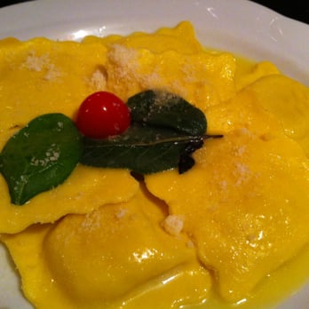 Osteria Tra Noi - Maultaschen w/Cheese Filling - Italian Near Me - Stuttgart, BW