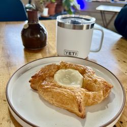 Fiddle Leaf Cafe - Awesome cheese danish and bourbon vanilla latte