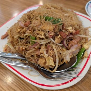 Wonderful Cafe - Three-Delicacy Noodles - Hong Kong Style Cafe Near Me - San Leandro, California Wonderful Cafe - Three-Delicacy Noodles - Hong Kong Style Cafe Near Me - San Leandro, California