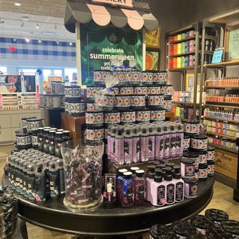 Bath & Body Works - Inside - Cosmetics & Beauty Supply Near Me - Las Vegas, Nevada