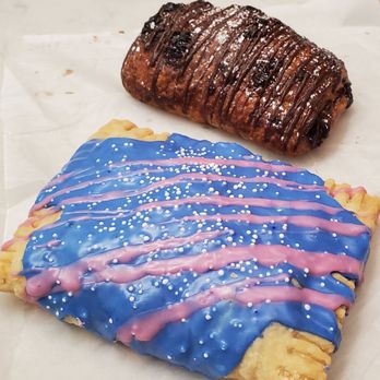 Lulu Green - Vegan poptartand chocolate croissant - Vegan Near Me - Boston, Massachusetts Lulu Green - Vegan poptartand chocolate croissant - Vegan Near Me - Boston, Massachusetts
