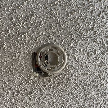 Super 8 by Wyndham - SMOKE DETECTOR - Hotels Near Me - California, Maryland