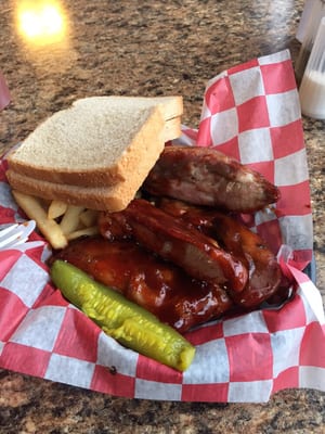 LARK'S BAR-B-QUE by null