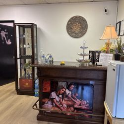 Sunrise Massage - Front desk