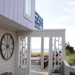 Dune Point Fire Island Guesthouse - To the beach