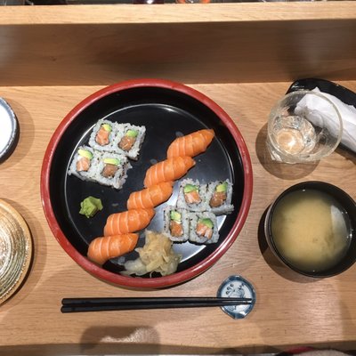 Sushi Atelier by null
