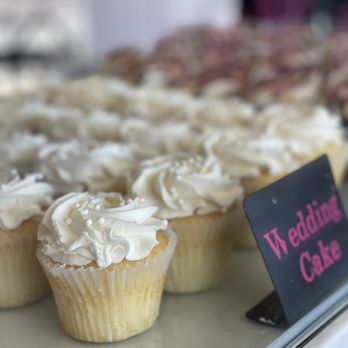 Lita's Treats - Wedding cake - Cupcakes Near Me - Irmo, South Carolina Lita's Treats - Wedding cake - Cupcakes Near Me - Irmo, South Carolina
