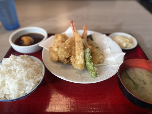 Tendon Tempura Carlos Jr by null