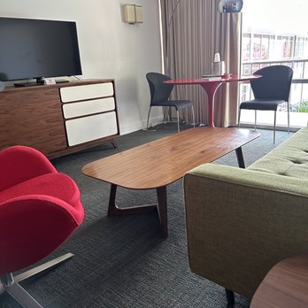 Mother Earth Motor Lodge - Sitting area in my room - Hotels Near Me - Kinston, North Carolina