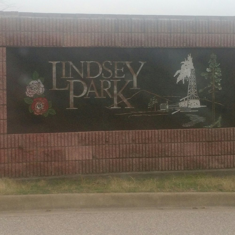 Lindsey Park - Since there are 2 sides to this park, split by 364, there are of course, 2 of these signs... - Hiking Near Me - Tyler, Texas Lindsey Park - Since there are 2 sides to this park, split by 364, there are of course, 2 of these signs... - Hiking Near Me - Tyler, Texas