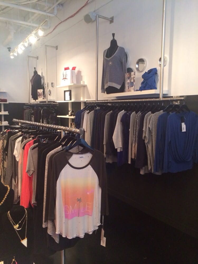 Lipp Boutique Birkdale Logo
