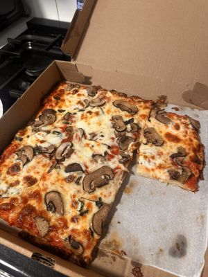 Caruso's Pizzeria & Restaurant by null