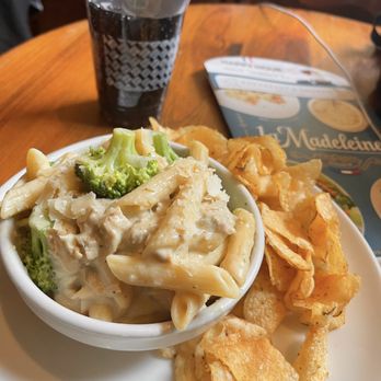 la Madeleine - Kids Chicken and Cheese Pasta with Chips and drink but they give you several choices - Breakfast & Brunch Near Me - Alexandria, Virginia la Madeleine - Kids Chicken and Cheese Pasta with Chips and drink but they give you several choices - Breakfast & Brunch Near Me - Alexandria, Virginia