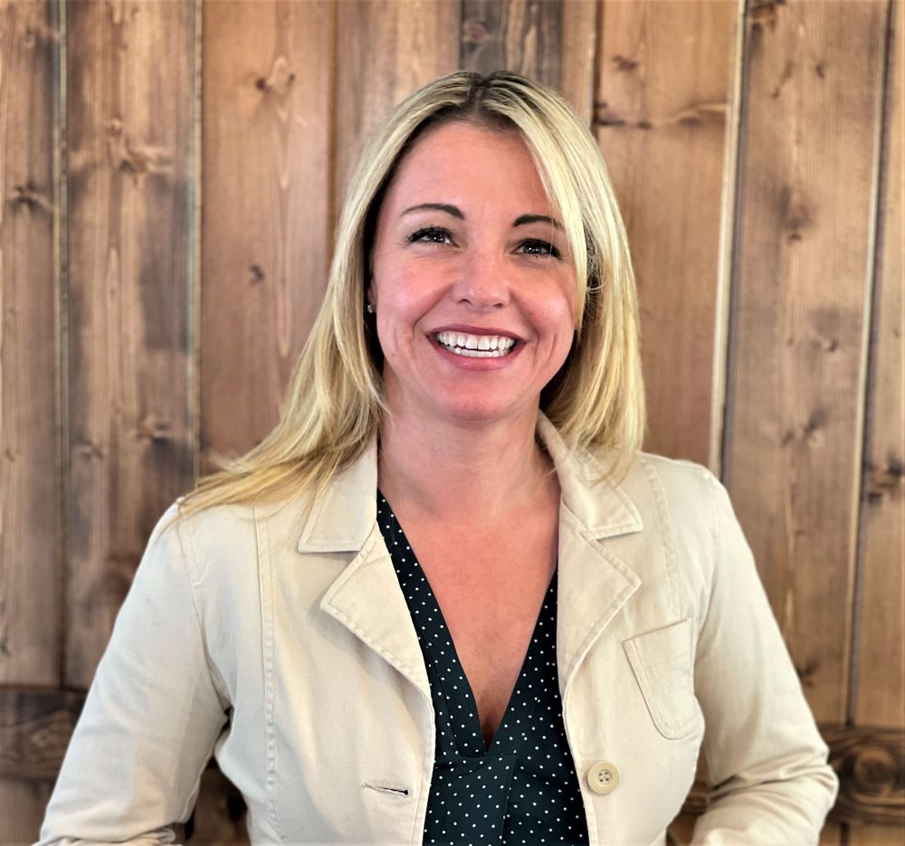 CHRISTY SYMONS REAL ESTATE AGENT Updated July 2024 639 SW Highland