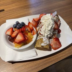Stacked Pancake & Breakfast House - Vanilla Staberry Pancake. 8/10 very good