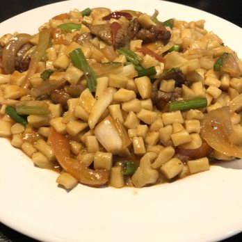 Kroran Uyghur Cuisine - Ünnche lengmen, stir fried handmade diced noodle with veggies and beef. - Chinese Near Me - Toronto, Ontario Kroran Uyghur Cuisine - Ünnche lengmen, stir fried handmade diced noodle with veggies and beef. - Chinese Near Me - Toronto, Ontario