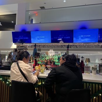 Valor - Cocktail Bars Near Me - Aiea, Hawaii