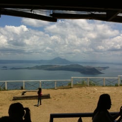 Carlo's Pizza - Overlooking Taal Volcano