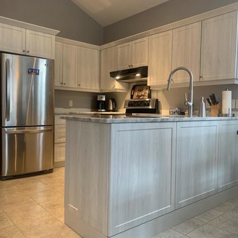 Kingston Cabinetry - Cabinet Refacing - Shaker Profile - Winter Fun Finish - Cabinetry Near Me - Kingston, Ontario Kingston Cabinetry - Cabinet Refacing - Shaker Profile - Winter Fun Finish - Cabinetry Near Me - Kingston, Ontario