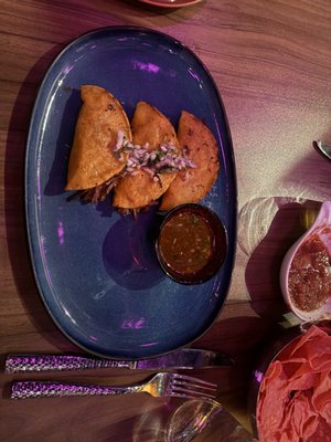 Rosa Mexicano by null