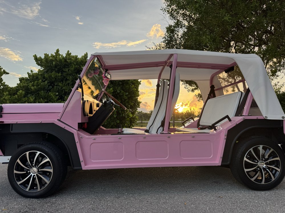A Little Moke Rental Logo