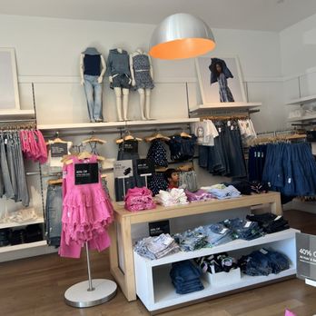 Gap - Men's Clothing Near Me - Albuquerque, New Mexico