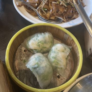 Dragon Beaux - Pea leave & shrimp dumpling, not bad - Dim Sum Near Me - San Francisco, California Dragon Beaux - Pea leave & shrimp dumpling, not bad - Dim Sum Near Me - San Francisco, California