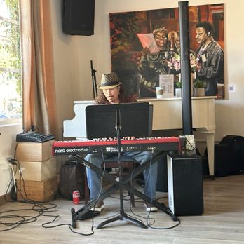 Edwins Carmel - Music entertainment - American Near Me - Carmel-by-the-Sea, California Edwins Carmel - Music entertainment - American Near Me - Carmel-by-the-Sea, California
