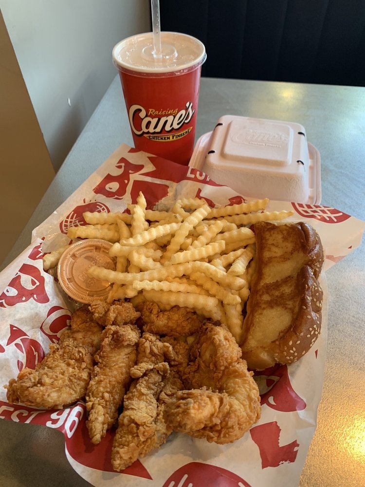 Raising Cane’s Chicken Fingers, Burbank Roadtrippers