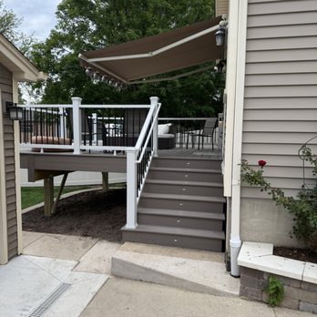 Platinum Decking - Decks & Railing Near Me - Lake Barrington, Illinois