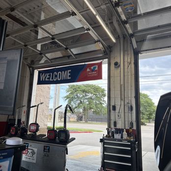 Valvoline Instant Oil Change - Fast and easy oil change - Oil Change Stations Near Me - Warren, Michigan Valvoline Instant Oil Change - Fast and easy oil change - Oil Change Stations Near Me - Warren, Michigan