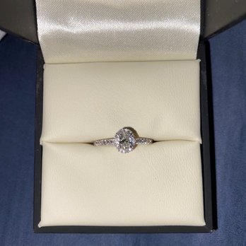 DeVons Jewelers - My beautiful engagement ring - Jewelry Near Me - Sacramento, California DeVons Jewelers - My beautiful engagement ring - Jewelry Near Me - Sacramento, California