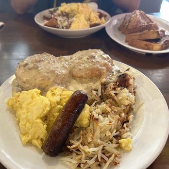 Honeybear Cafe - Biscuits and Chorizo Gravy - Breakfast & Brunch Near Me - Chicago, Illinois