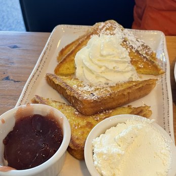Early Harvest Diner - French Toast with sweet ricotta cheese and strawberry jam - Breakfast & Brunch Near Me - Beverly, Massachusetts