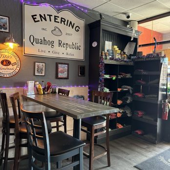 Quahog Republic Dive Bar - New American Near Me - Falmouth, Massachusetts