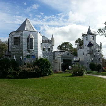 Solomon's Castle - The front of the "castle" - Tours Near Me - Ona, Florida Solomon's Castle - The front of the "castle" - Tours Near Me - Ona, Florida