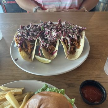 The Moonshiners On The Lake - Pulled pork tacos - Bars Near Me - Montgomery, Texas