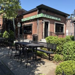 O'Shea's Traditional Irish Pub - Patio area near street frontage