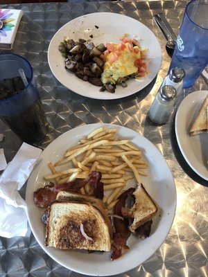 Tracey's Diner by null