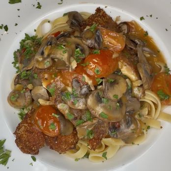 Rustic Dough Works Palm Coast - Chicken Martini à la Marsala - Italian Near Me - Palm Coast, Florida Rustic Dough Works Palm Coast - Chicken Martini à la Marsala - Italian Near Me - Palm Coast, Florida